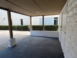 31620985