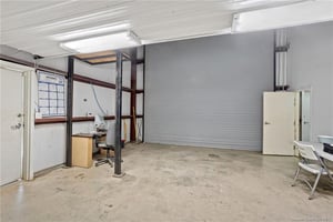 31621069