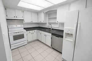 31628444