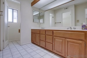 31628352