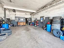31631615