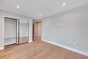 31633002