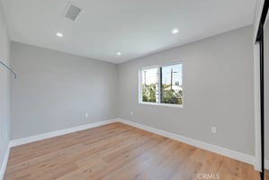 31720700