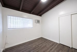 31633156