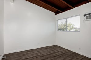 31633117