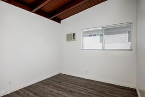 31633108