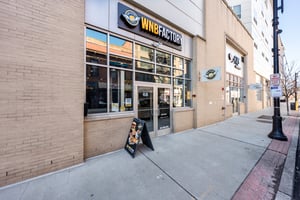31633640