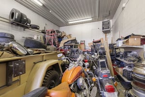31637944