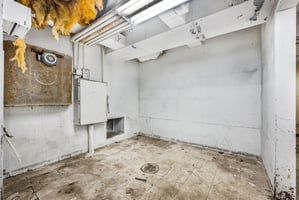 31638565