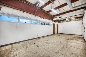 31638574