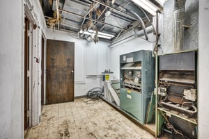 31638569