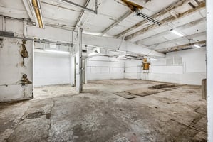 31638570