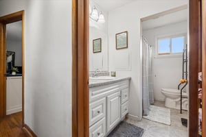 31706152