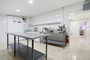 31680662