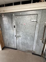 31733519
