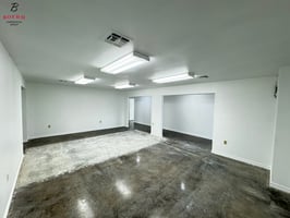 31640853
