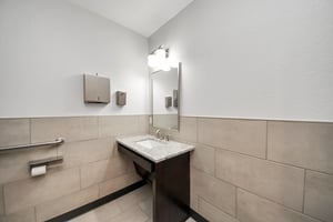 31642054
