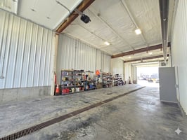 31643045