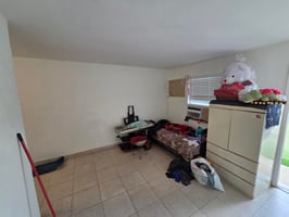 31643850