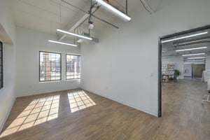 31644123
