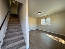 31643893