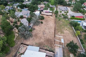 31647805