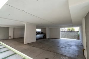 31672039