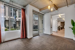 31648580
