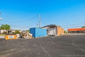 31653786