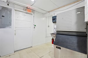 31653855