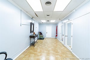 31653982