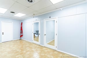 31653981