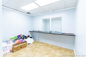 31653979