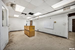 31654987