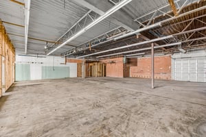 31658131