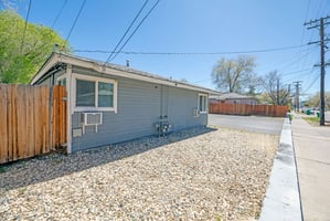 31658428