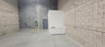 31658967