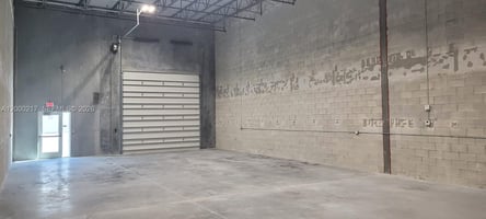 31658972