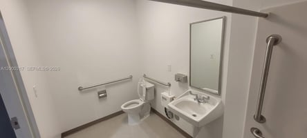 31658973