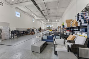 31660748