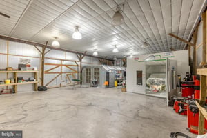 31686898