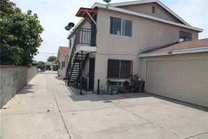 31672300