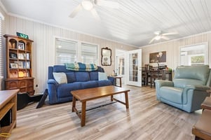 31676598