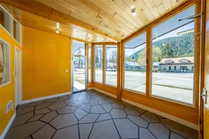 31677552