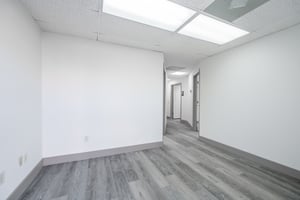 31683960