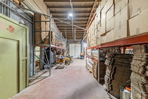 31687048
