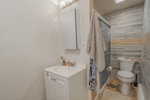 31687234