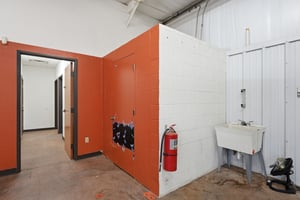 31688592