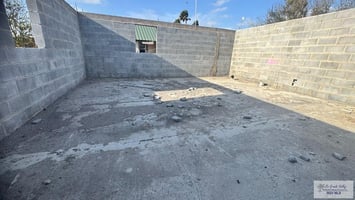 31689524
