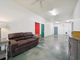 31693289